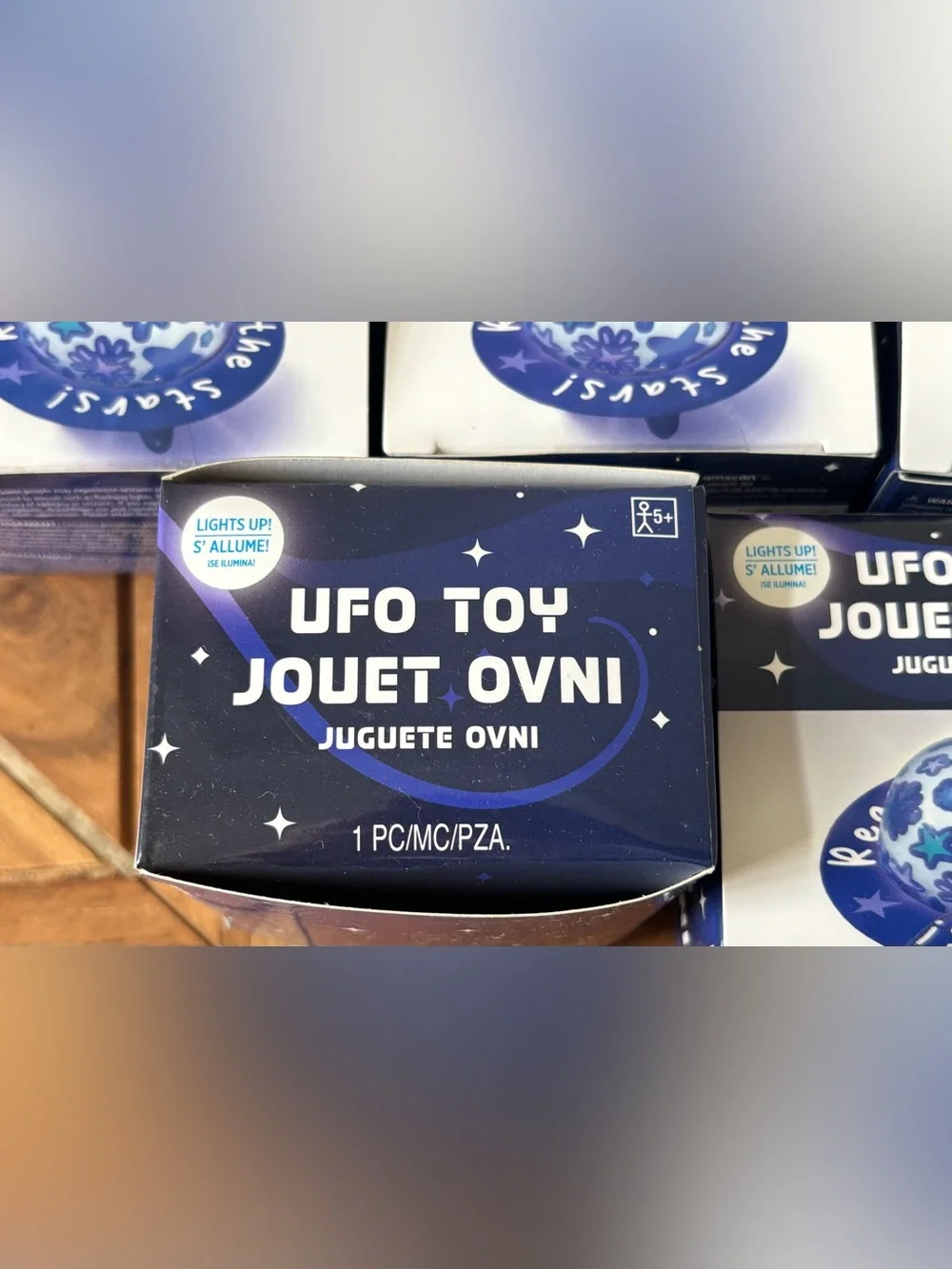 NEW UFO Light Up Toy Party Favors (5 Pack) Set